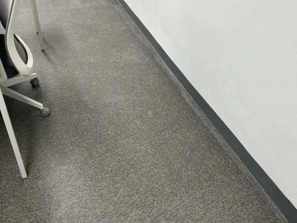 문턱 단차 마감 현장 사진